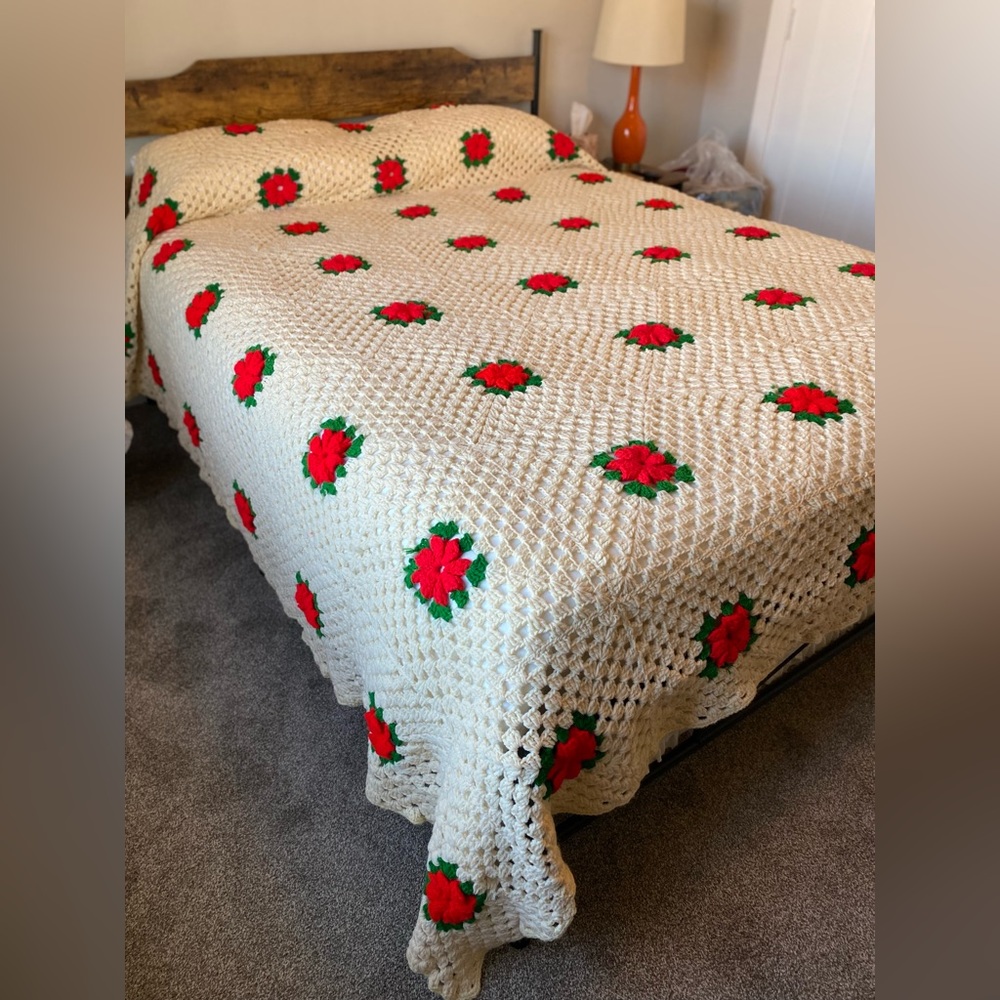 Christmas Poinsettia Crochet Granny Square Afghan Blanket Red, Green, Ivory King - Picture 3 of 14